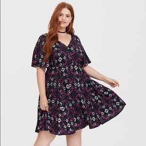 BNWT Torrid Flutter-sleeve skater dress